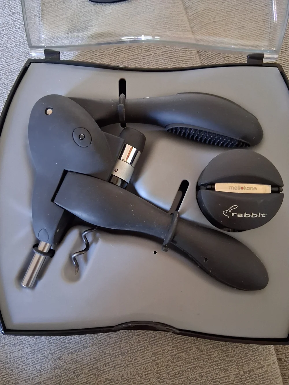 Metro Rabbit Corkscrew Wine Opener Set - Black